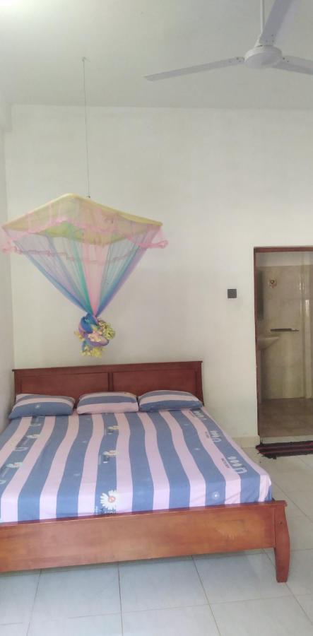 Dinesh Guest House Kataragama Exterior foto